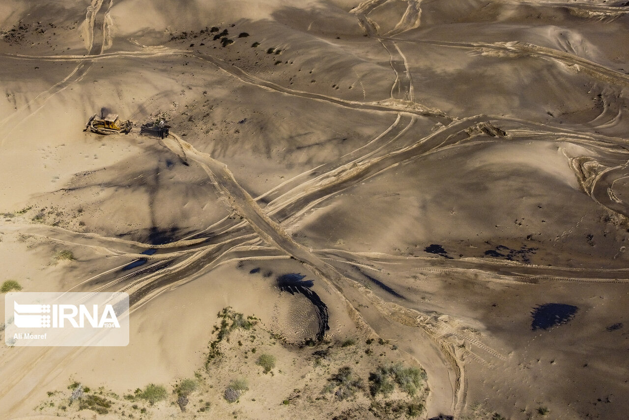 مالچ پلیمری برای مهار کانونهای ریزگرد جایگزین مالچ نفتی میشود