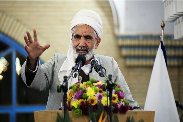 ماموستا رستمی: دفاع از حقوق بشر نباید در حد شعار باقی بماند