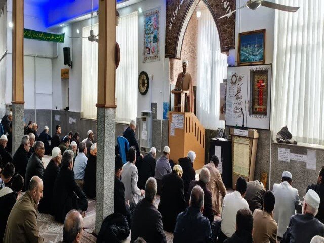 ماموستا محمدی: شنیدن مطالبات مردم پایههای اعتماد و پایداری جامعه است