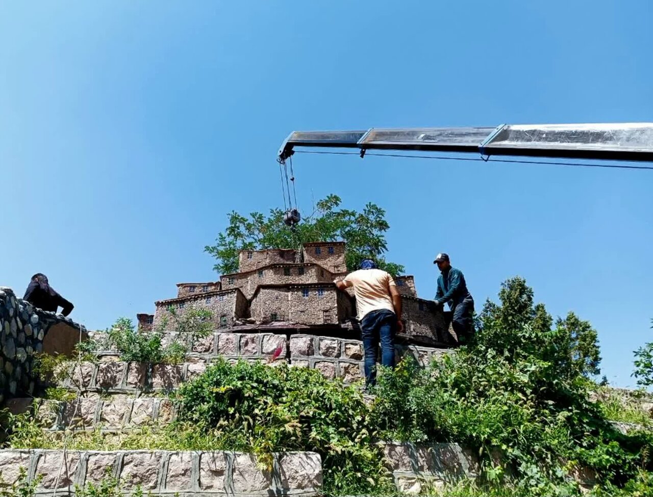 ماکت روستای گردشگری پالنگان در آبیدر سنندج به نمایش
درآمد