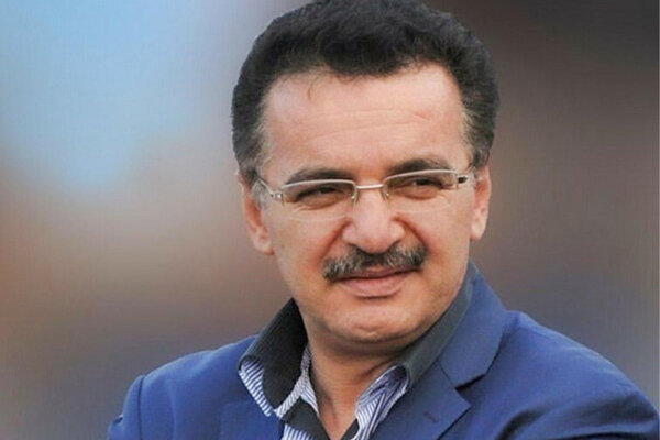 مثل بعضی ها زیپ دهانم را نمیکشم/ داوری سر تیم تراکتور را بُرید!