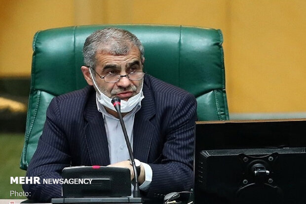 مجلس با رتبه‌بندی معلمان موافق است