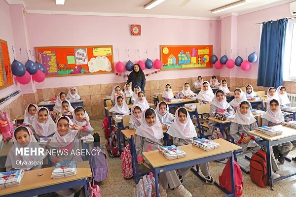 مجموع تعطیلی‌ها و آموزش غیرحضوری دانش‌آموزان تهرانی امسال چقدر بود؟