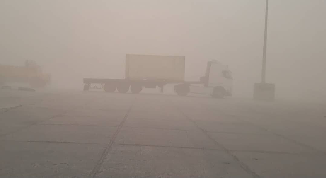 محاصره بندرعباس در گرد و خاک
