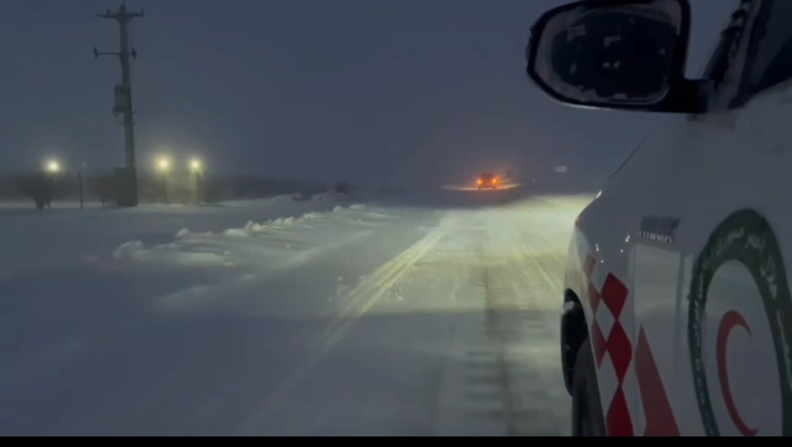 محبوبی: برف و کولاک سه محور ارتباطی مهاباد را درگیر کرد