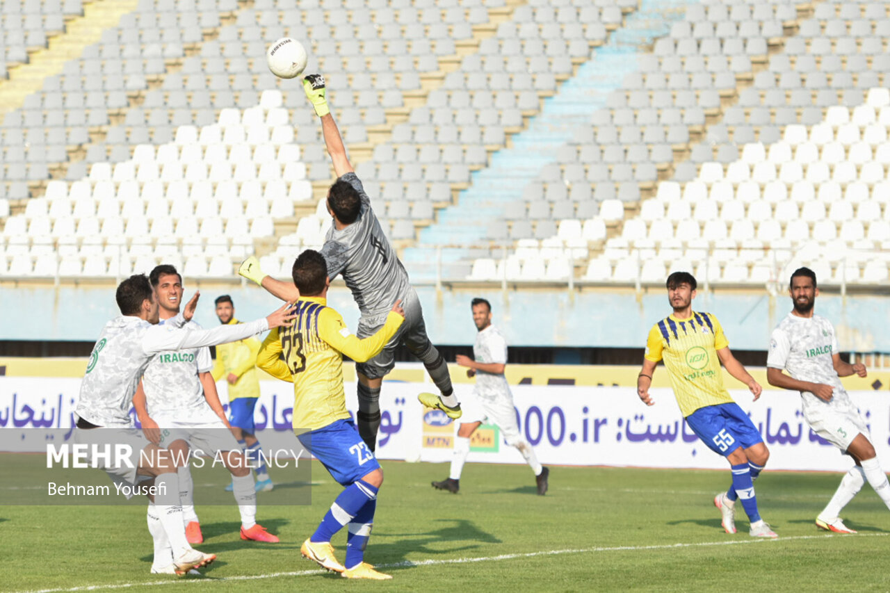 محرومیت بازیکن لیگ برتر از تمام فعالیت فوتبالی/ محکومیت پیشکسوت!