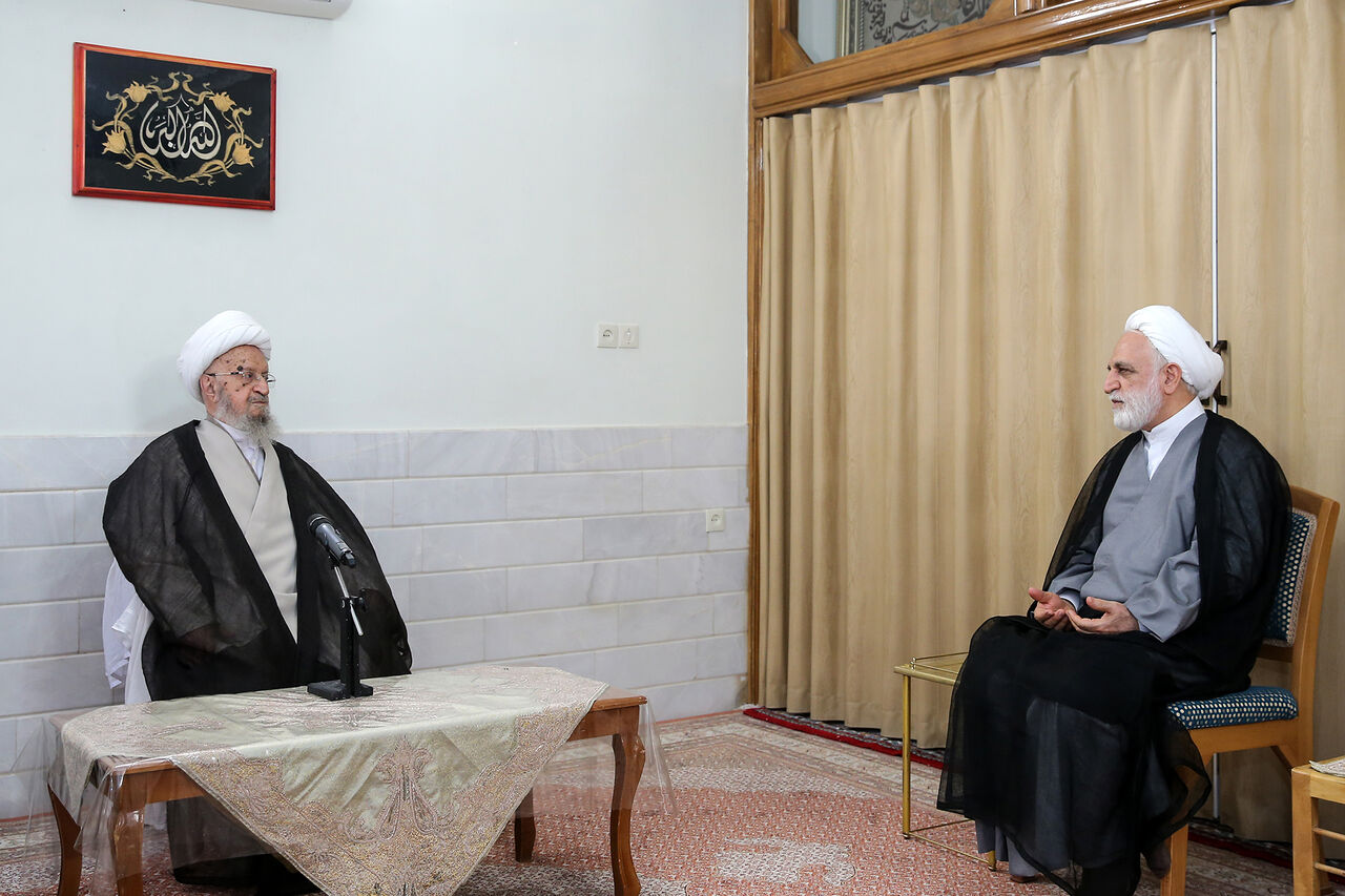 محسنی اژهای با آیتالله مکارم شیرازی دیدار کرد