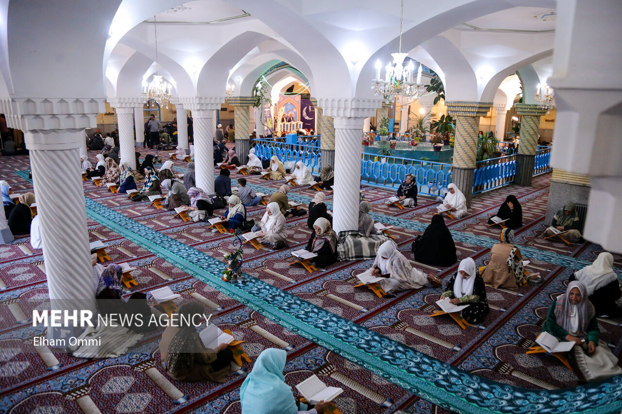 محفل اُنس با قرآن کریم در سنندج