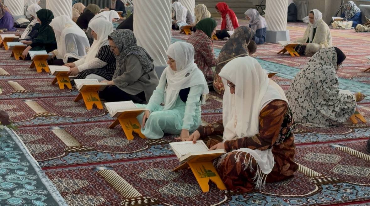 محفل جزءخوانی قرآن کریم در مسجد جامع سنندج