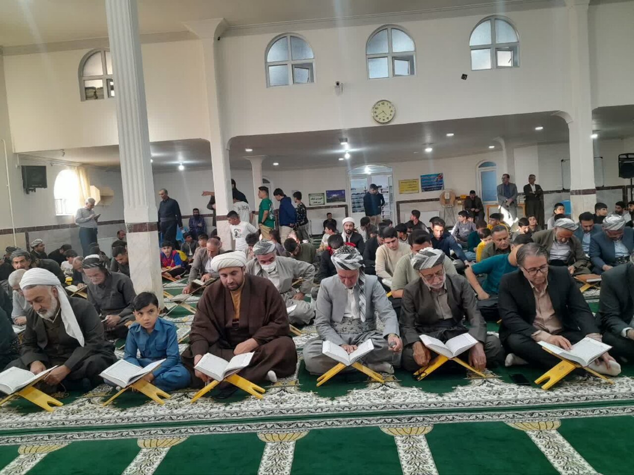 محفل قرآنی با حضور قاریان بینالمللی در سقز برگزار شد