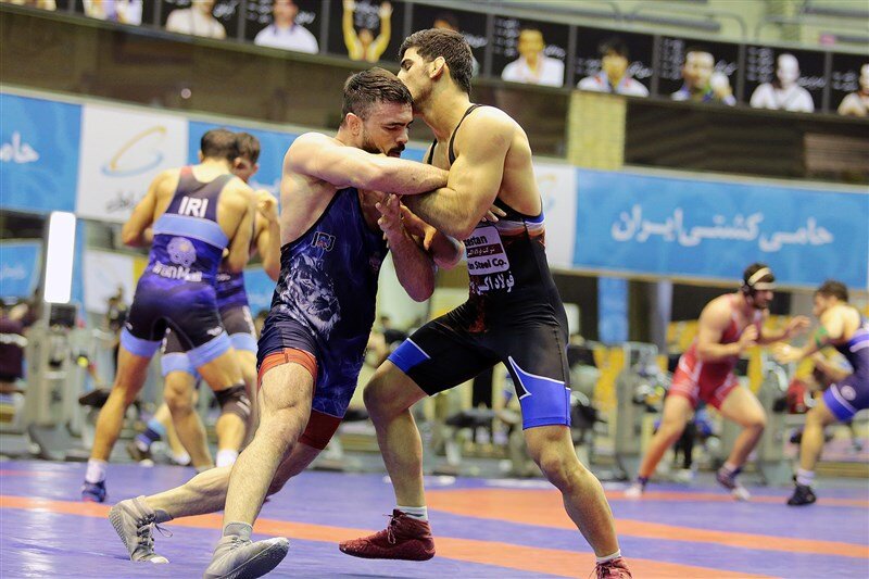 محمد بنا ۳۲ فرنگیکار را به اردوی تیم ملی کشتی فراخواند