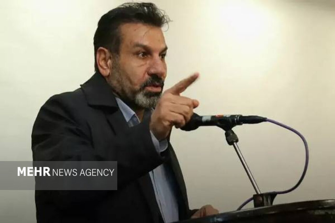 محمد مومنی: فیفا به خاطر پول چشم هایش را به روی انسانیت بسته است
