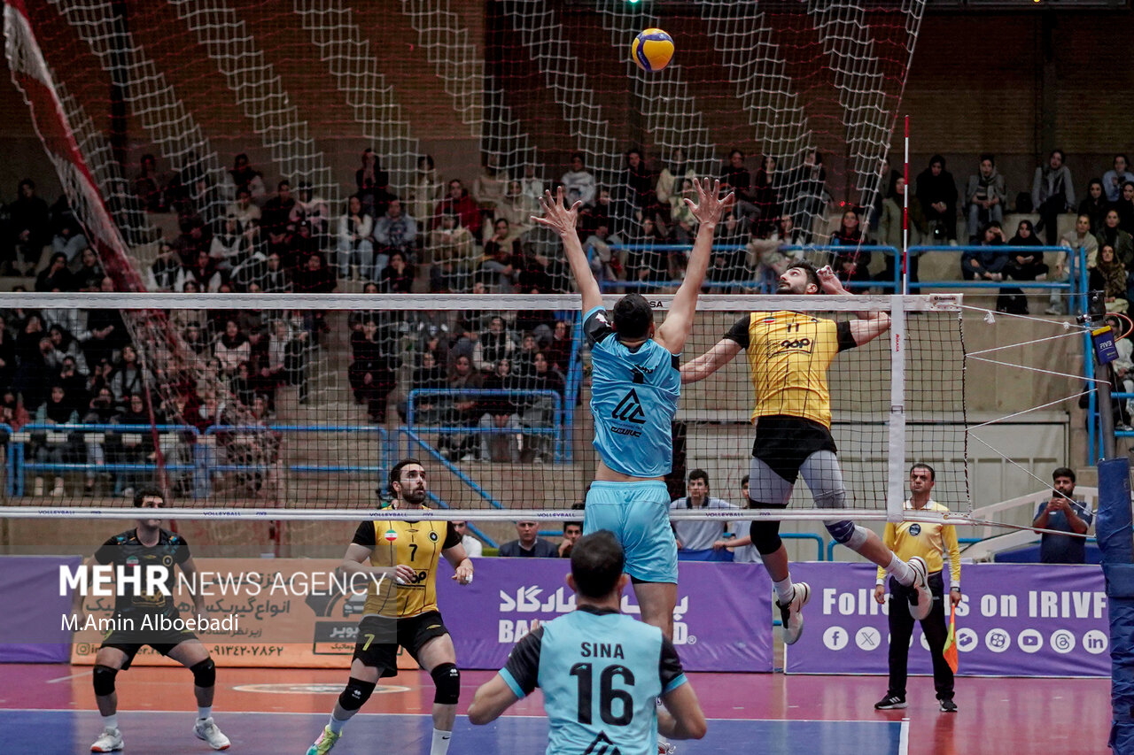 محمدکاظم: پلی‌آف متمرکز به نفع تیم‌ها نیست/ لیگ والیبال فشرده شده است