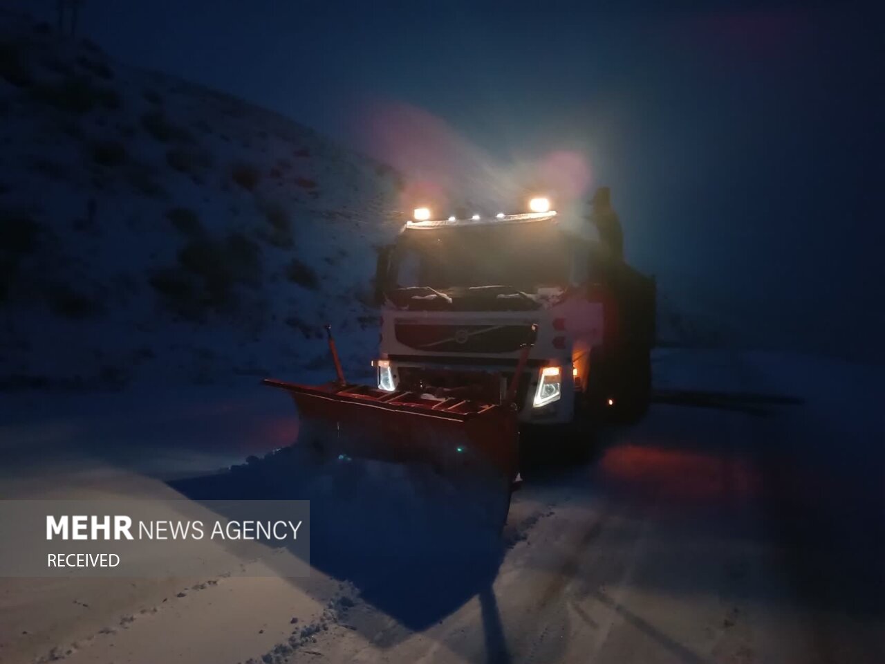 محور ارتباطی تکاب – شاهین‌دژ به دلیل کولاک مسدود شد