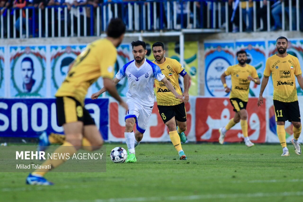 مخالفت باشگاه‌های پرسپولیس و تراکتور/ افزایش سقف بودجه منتفی شد