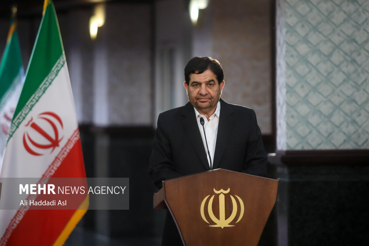 مخبر: تا ۲ سال آینده ارز کالاهای اساسی را ثابت نگه میداریم