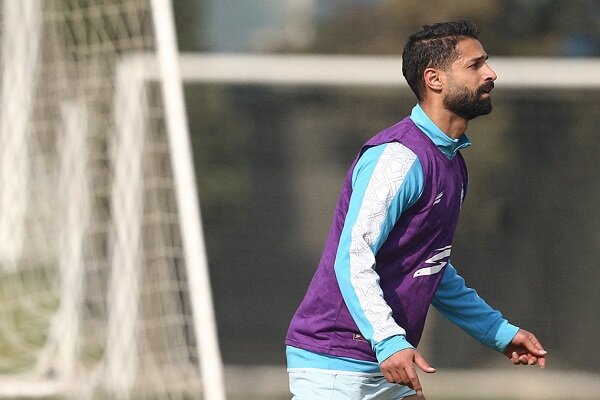 مدافع استقلال از حضور در تمرینات منع شد