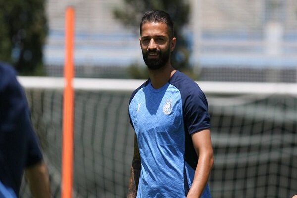 مدافع استقلال با سلامتی کامل در تمرینات