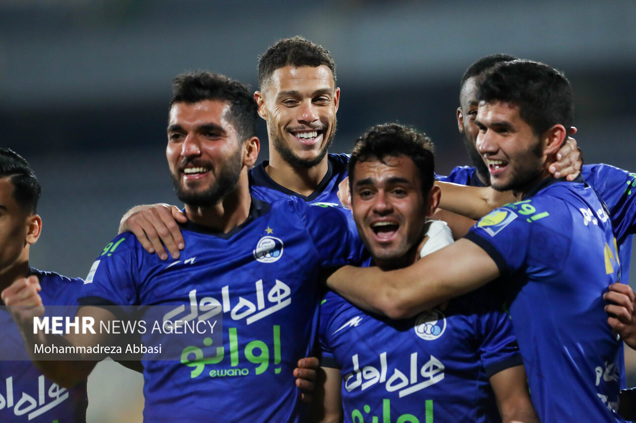 مدافع استقلال بازهم به تیم ملی دعوت می‌شود؟