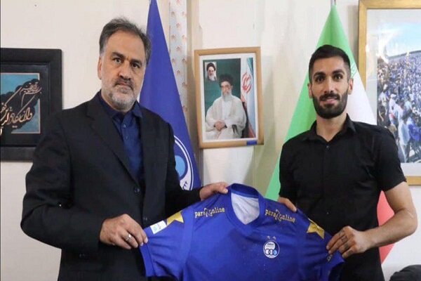 مدافع تیم فولاد به استقلال پیوست