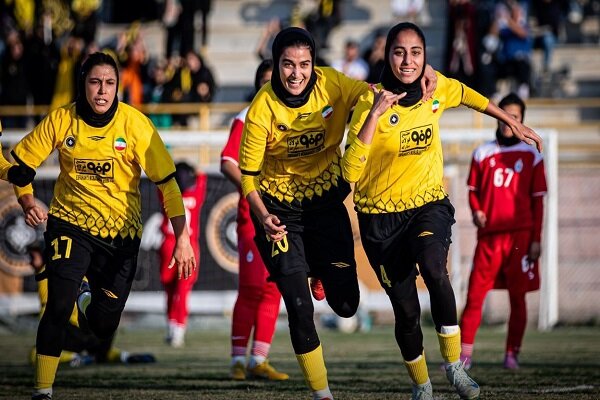 مدافع تیم ملی ایران: با افتخار لباس سپاهان را به تن میکنم