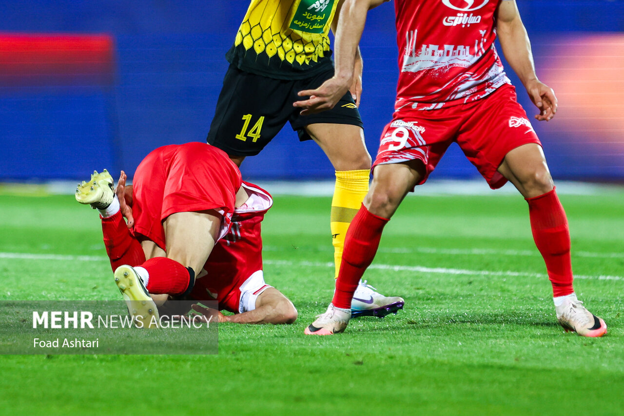 مدافع مازاد پرسپولیس در آستانه پیوستن به تراکتور تبریز