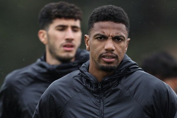 مدافع پرسپولیس ایران را ترک کرد