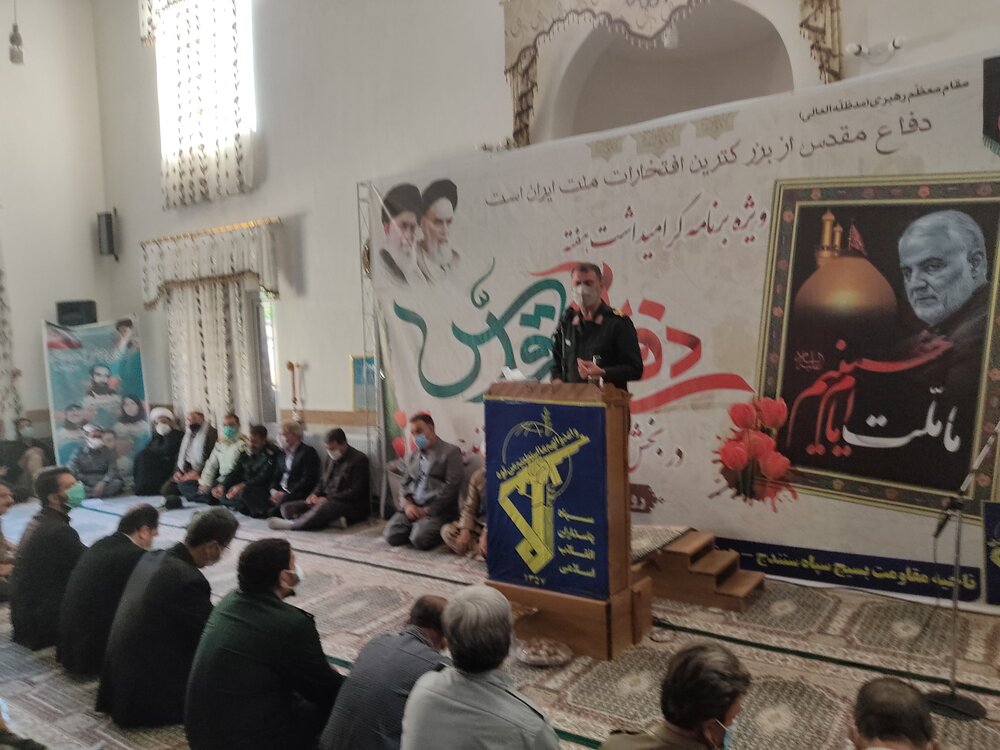 مدیران میزنشین به درد جامعه نمی‌خورند