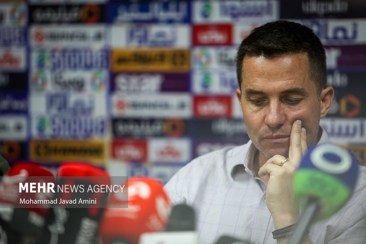 مدیرعامل پرسپولیس تکلیف قرارداد با سرمربی سرخپوشان را مشخص
کرد