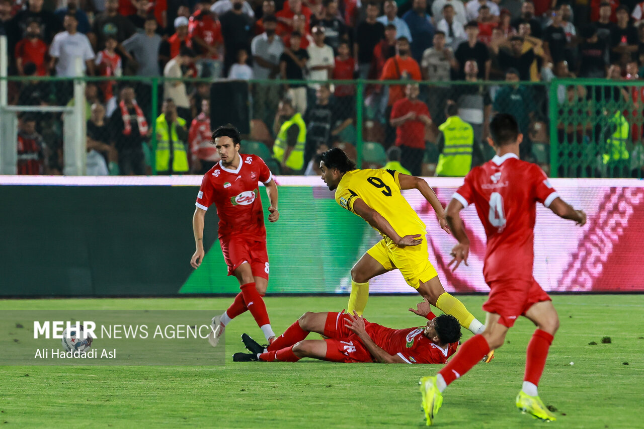 مدیرعامل پرسپولیس یک ایراد بزرگ دارد؛ نیاز سرخپوشان برای ادامه لیگ