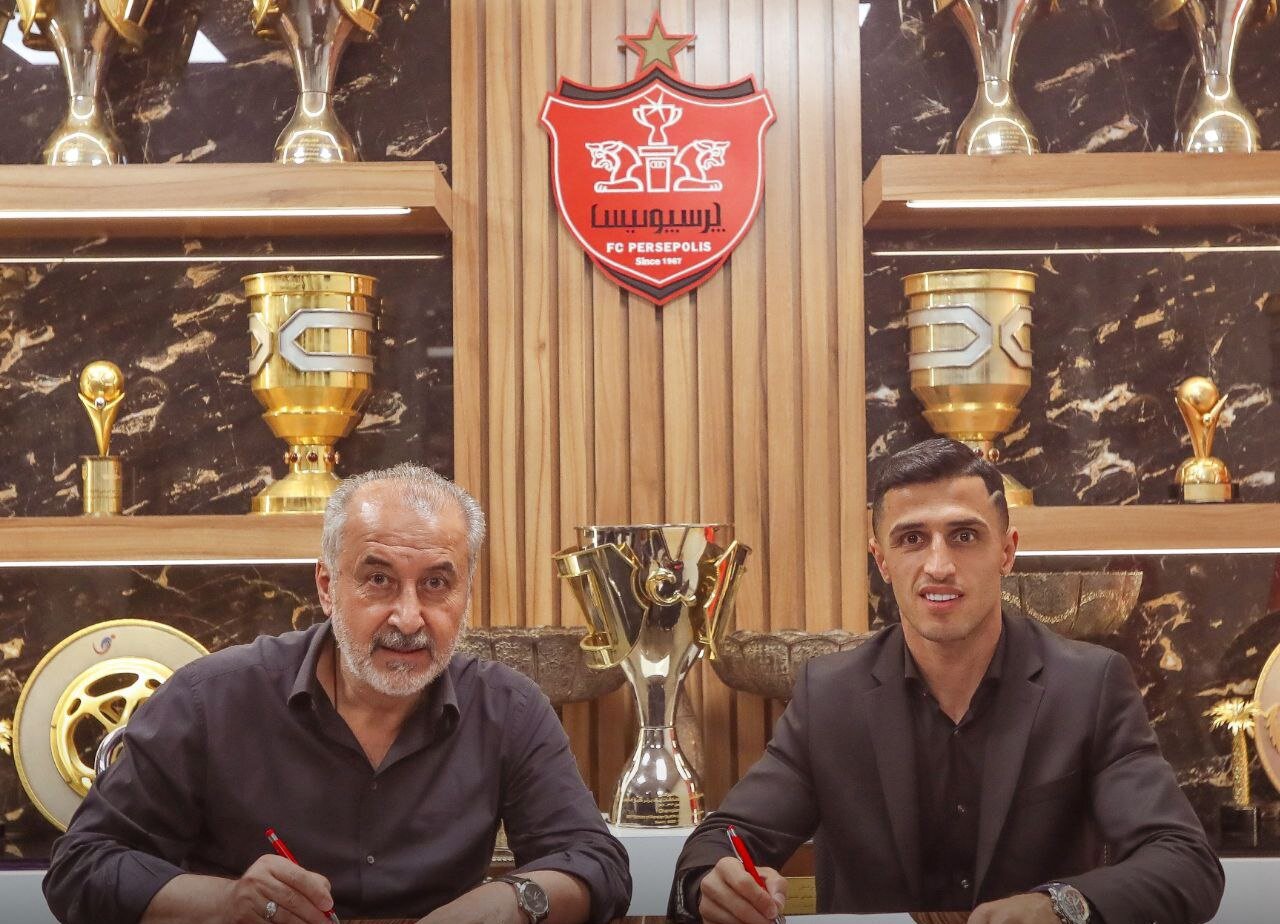 مدیون پرسپولیس هستم/ از استقلال و هوادارانش عذرخواهی میکنم