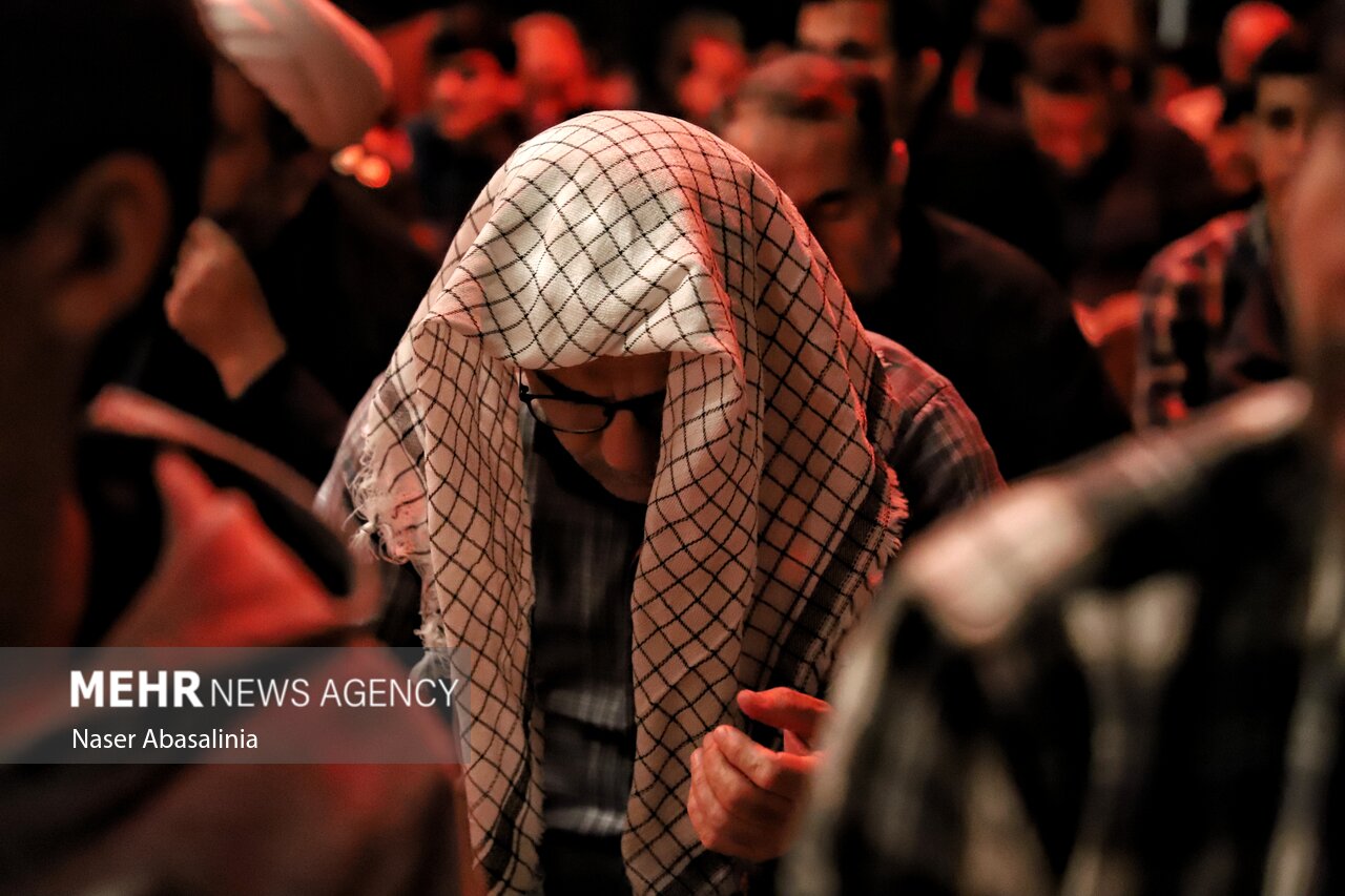 مراسم احیای شب قدر در حسینیه سنندج