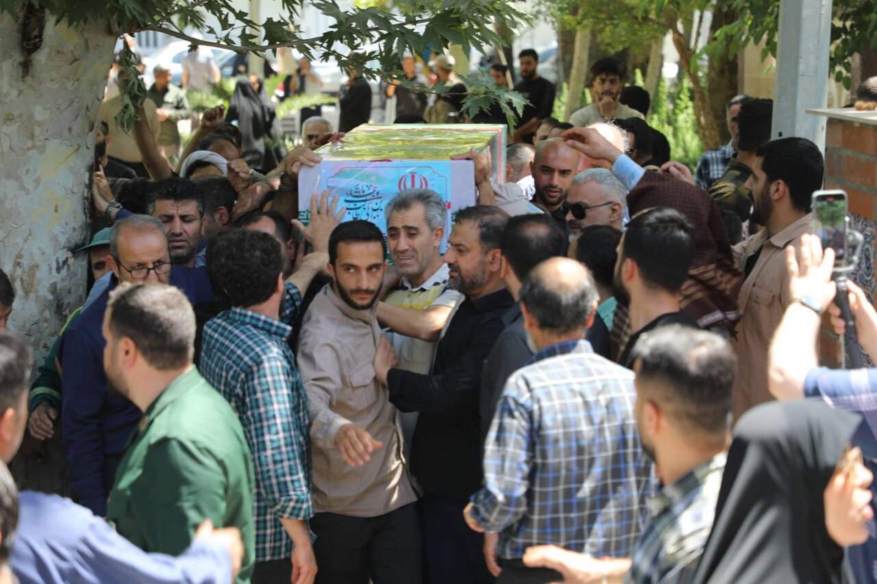 مراسم تشییع پیکر پاک شهدای والامقام حملات اسرائیل در دارالشهدای تهران