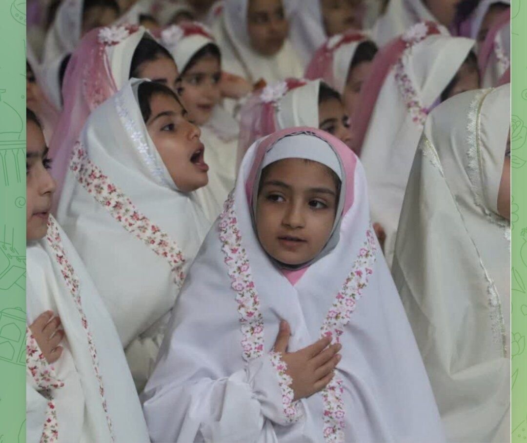 مراسم جشن تکلیف ۸۰۰ نفر از دانش‌آموزان دختر قروه