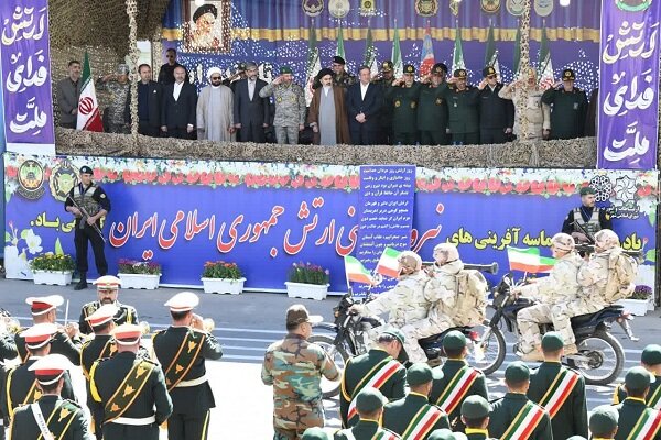 مراسم سان و رژه نیروهای مسلح در ارومیه برگزار شد