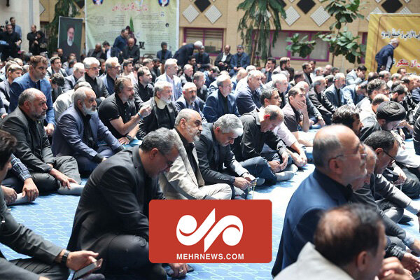 مراسم سینه زنی و یادبود شهدای راه خدمت در وزارت ورزش وجوانان