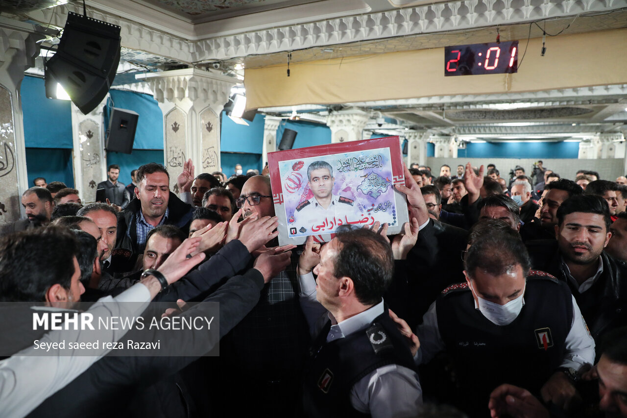 مراسم وداع با پیکر مطهر آتش نشان شهید «قریب‌رضادارابی»