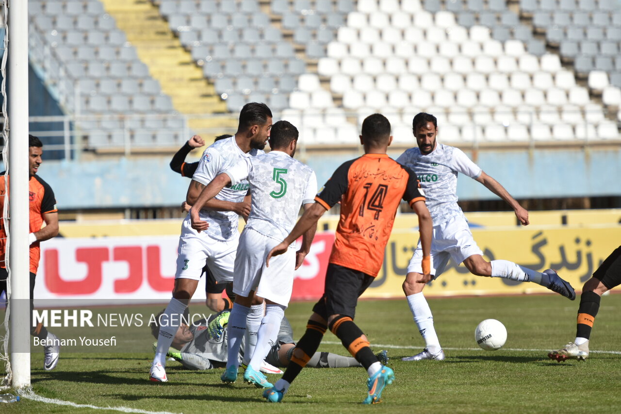 مربی آلومینیوم: خجالت زده ایم / عصبی بازی کردیم