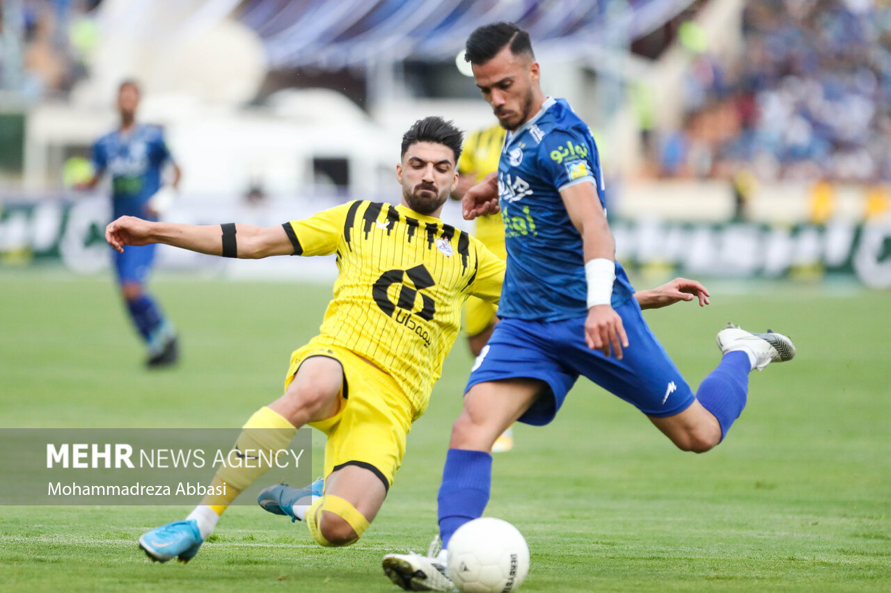 مربی بعدی استقلال خوشبخت میشود/پرسپولیس مجبور است ریخت و پاش کند