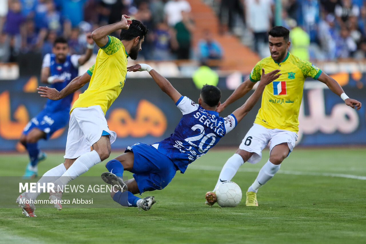 مربی خارجی استقلال کدام امکانات را ببیند/ کمیته فنی فقط اسم نباشد