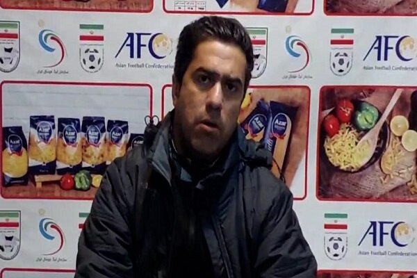مربی شمس آذر: برتر از پرسپولیس بودیم/ از سپاهان امتیاز میگیریم