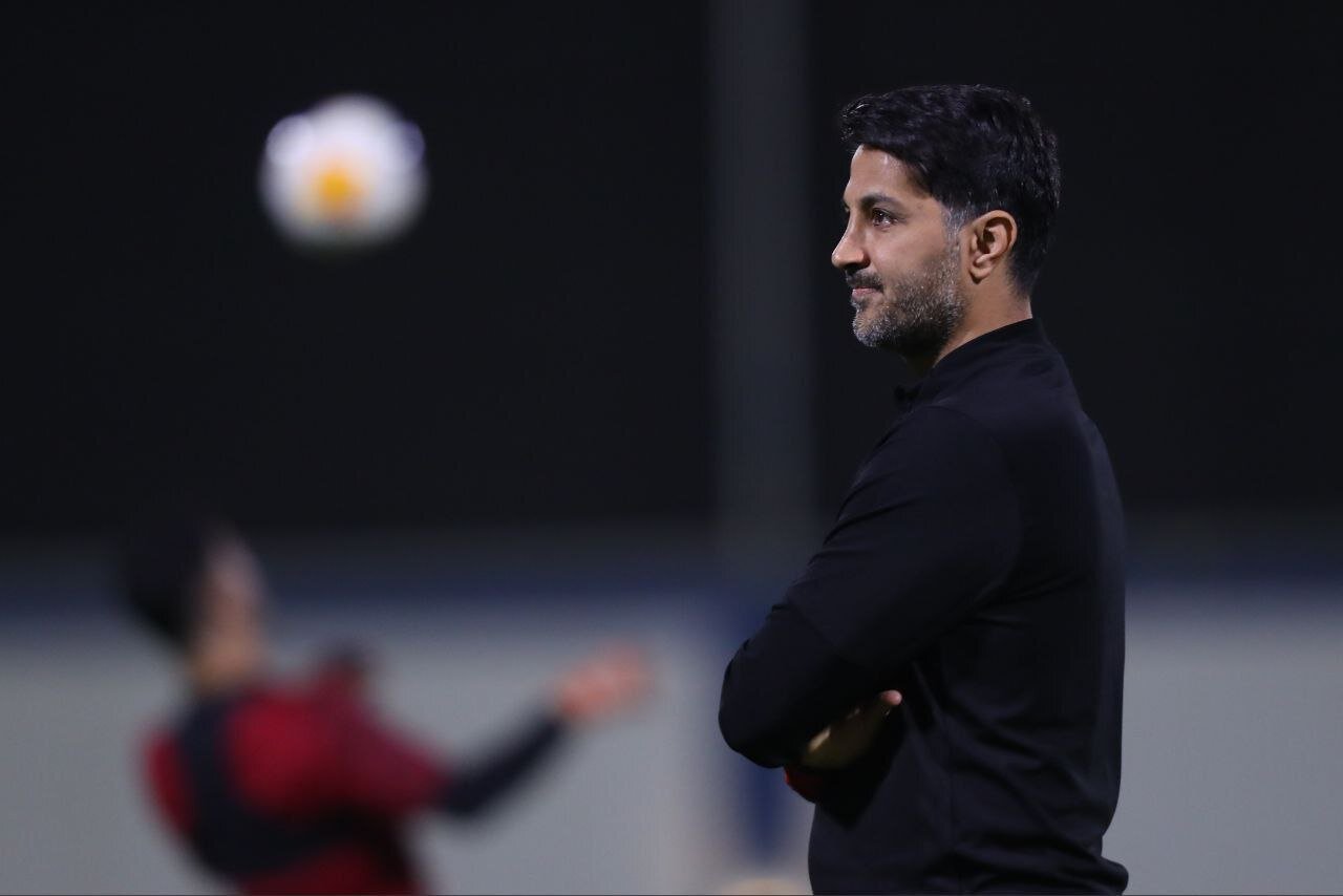 مربی پرسپولیس: هیچ ارتباطی با هوادار متمول ندارم