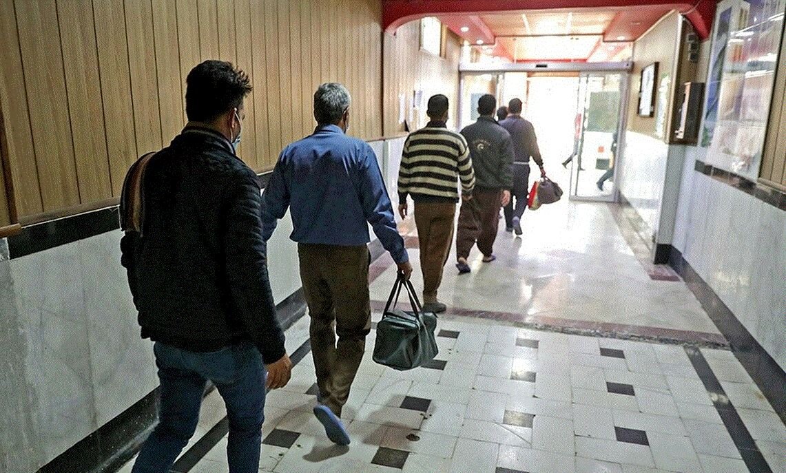 مرخصی به ۳۸۷ محکوم پابند الکترونیک آذربایجان غربی به مناسبت روز پدر