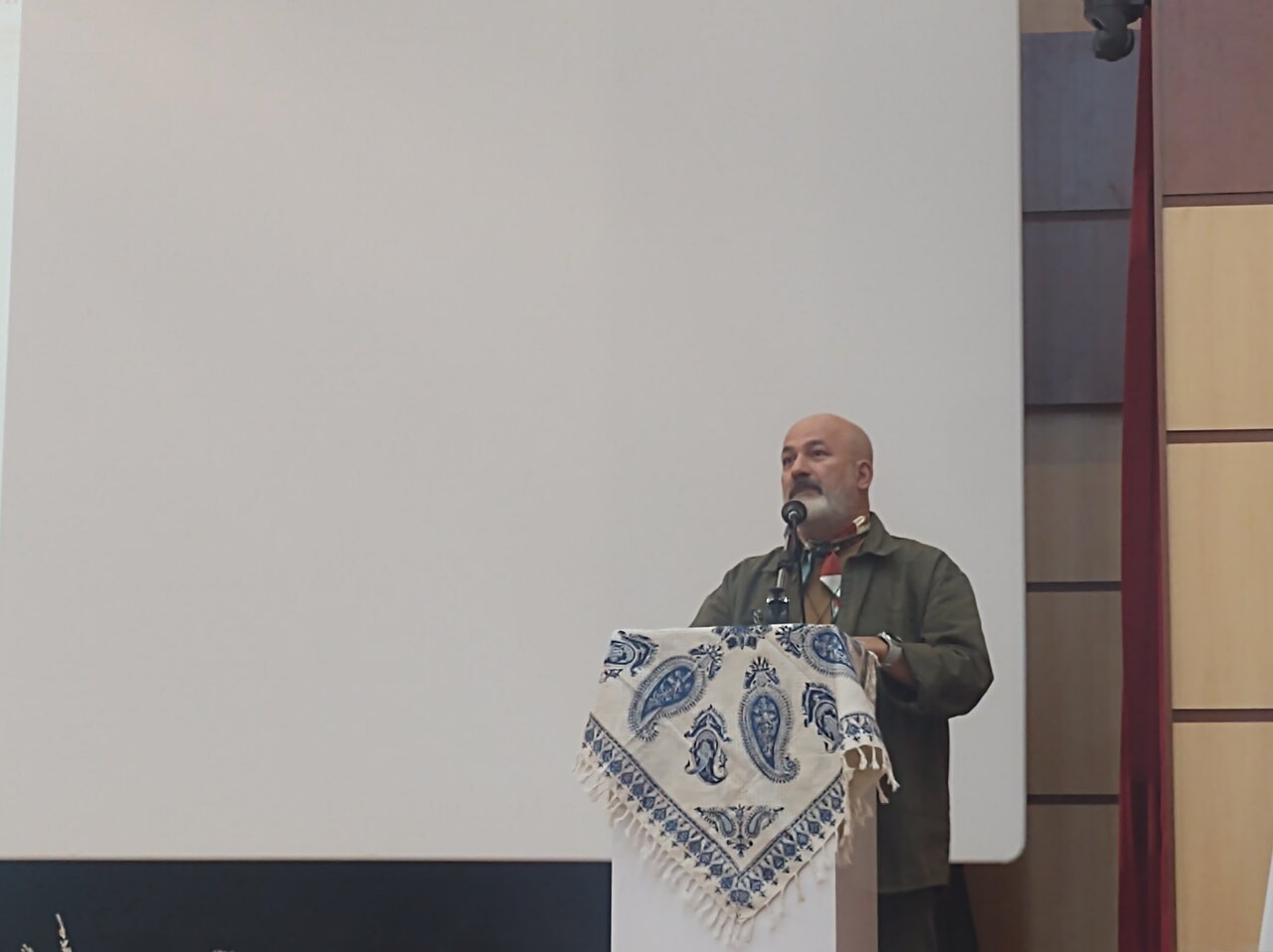 مردم اجازه دستدرازی به ثروت عظیم «شاهوار» را نمیدهند