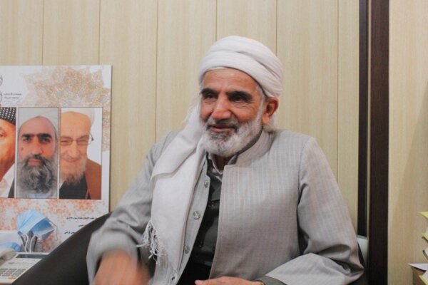 مردم کردستان در خط مقدم مقابله با توطئههای دشمنان انقلاب هستند