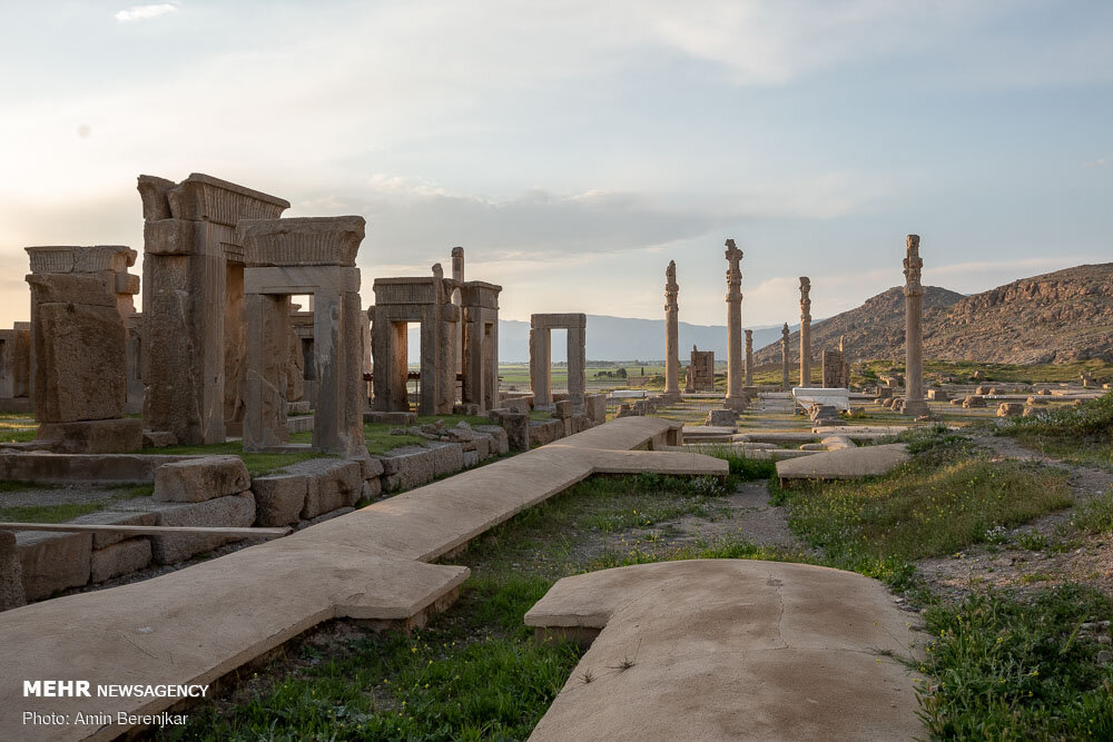 مرمت بخشی از کاخ هدیش تخت جمشید آغاز شد