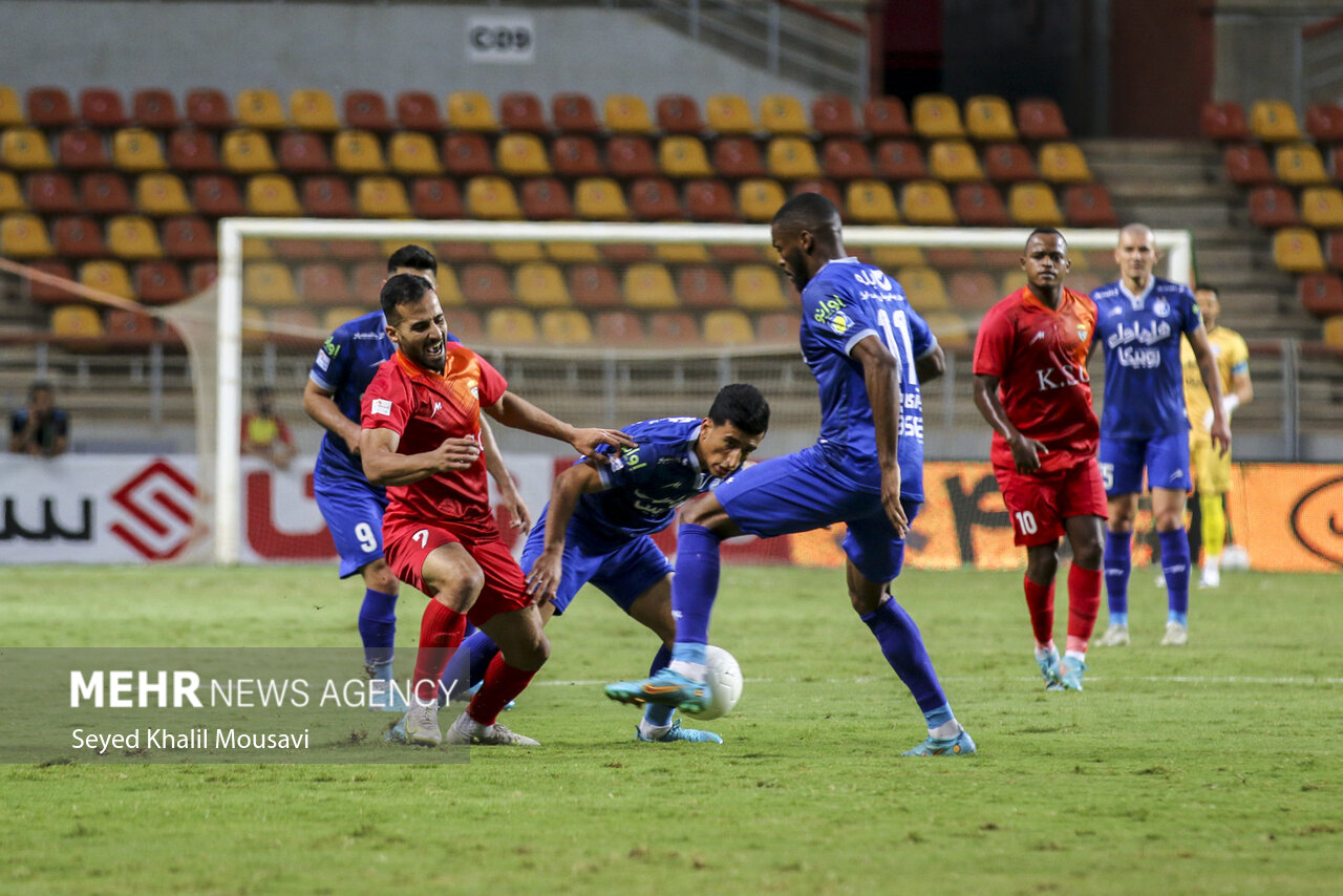مسئولان استقلال تکلیف سرمربی فصل آینده را زودتر مشخص کنند