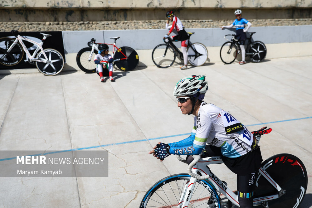 مسابقات  دوچرخه سواری پیست بانوان کشور