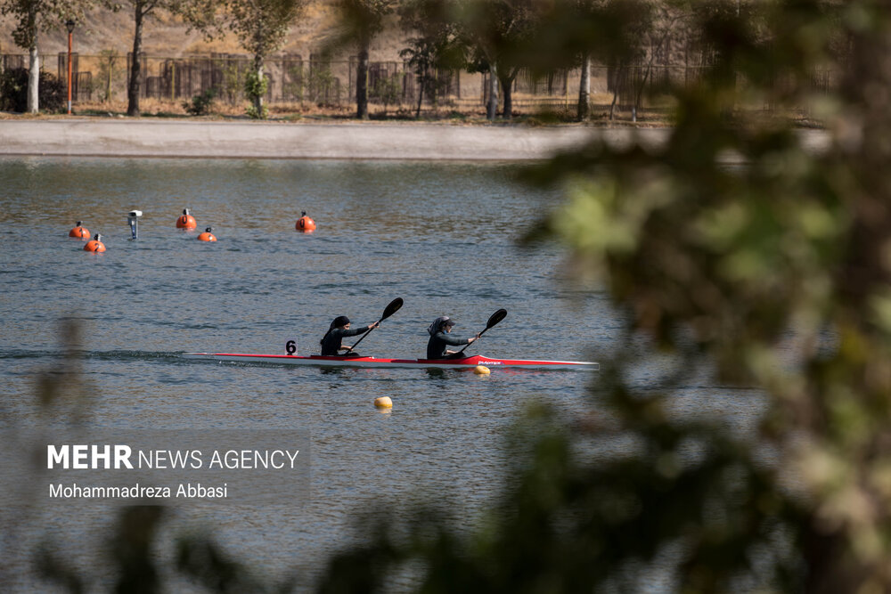مسابقات قایقرانی بانوان