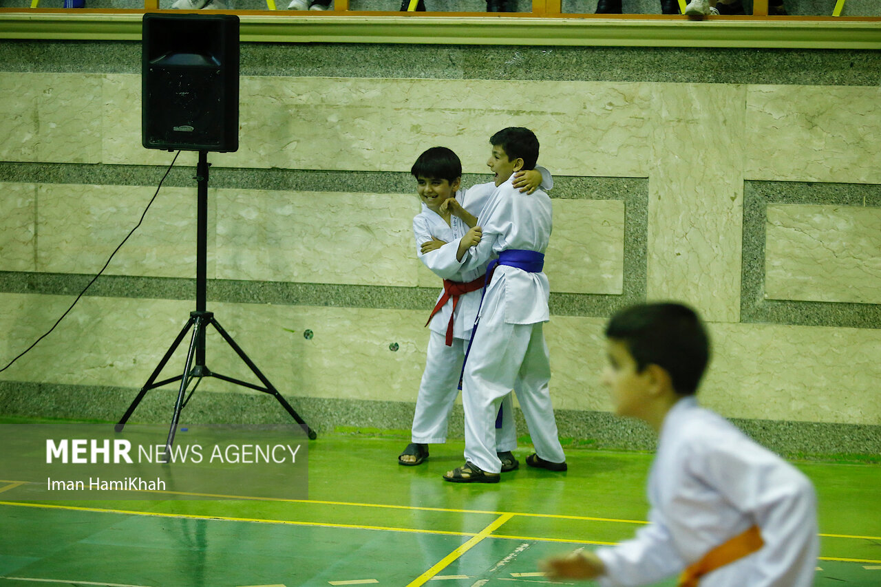 مسابقات قهرمانی کاراته پسران کشور